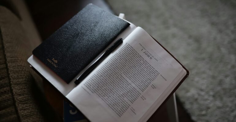 caleb-woods-SfN5KBvOpwY-unsplash